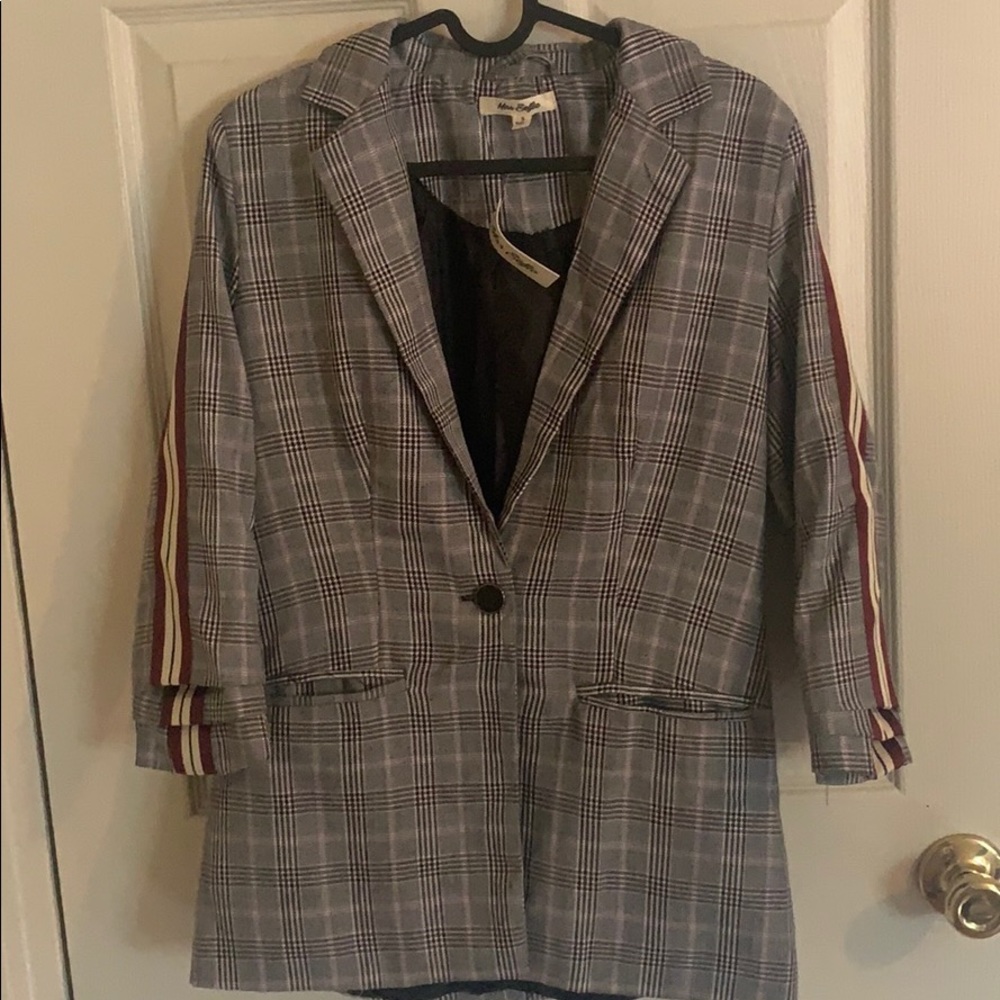 Very cute checkered blazer